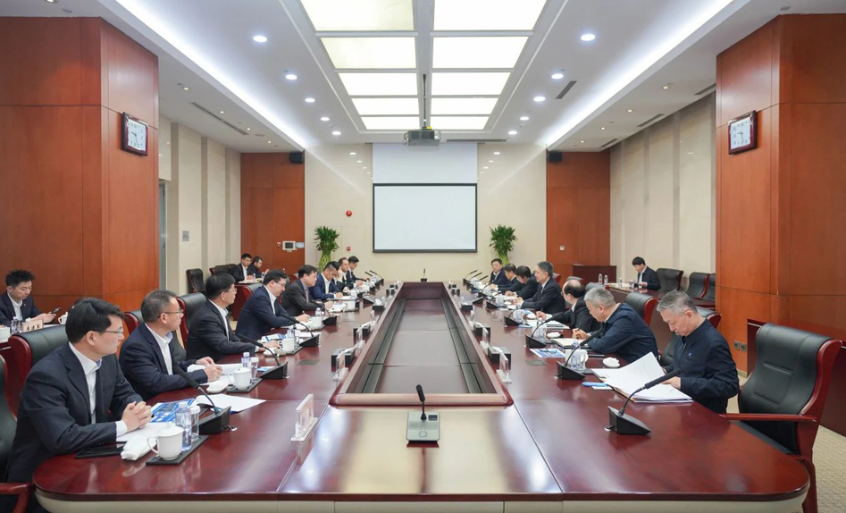 正泰集团与华能集团、华电集团举行会谈